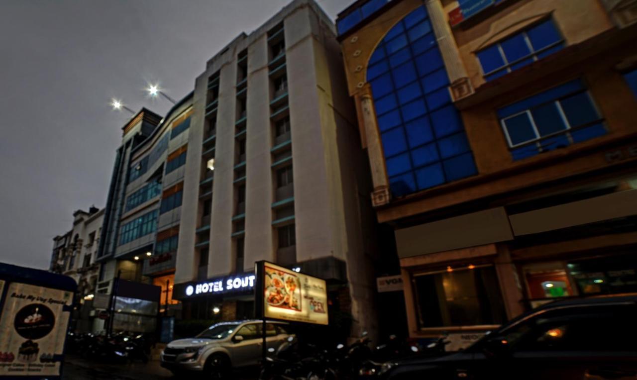 Hotel South Park Jamshedpur Exteriör bild